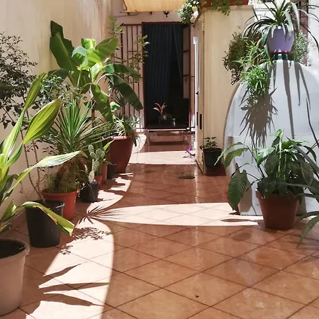 Guglielmo Room's 4* Catania