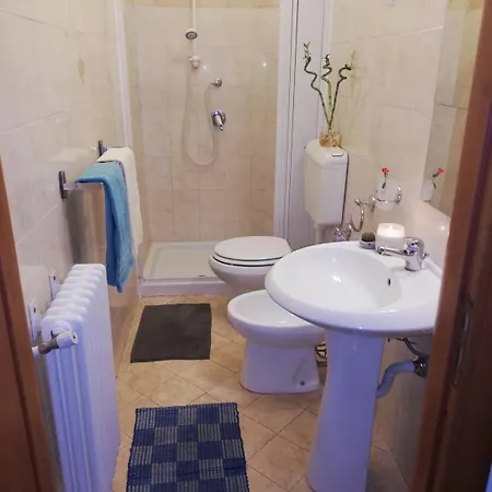Guglielmo Room's לינה וארוחת בוקר 4*