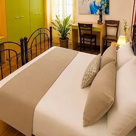 Guglielmo Room's فندق مبيت وإفطار